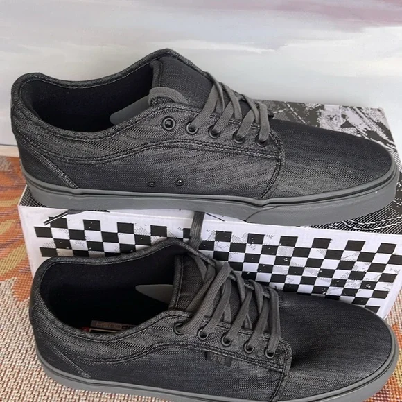 Vans Men’s Skate Chukka Low
Black/Grey/Denim
VN0A4BX45BR
Sneakers - Picture 4 of 16
